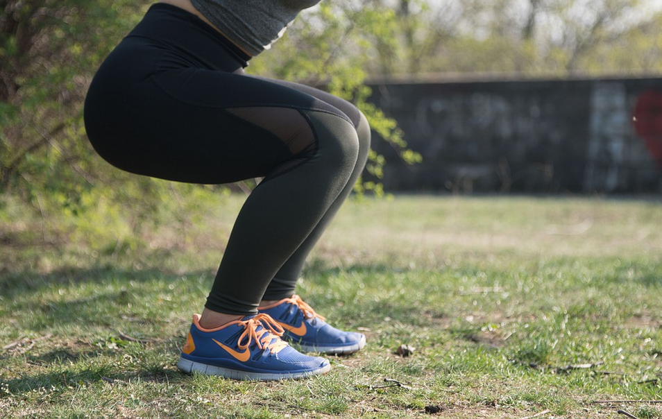 a woman working out to lose weight